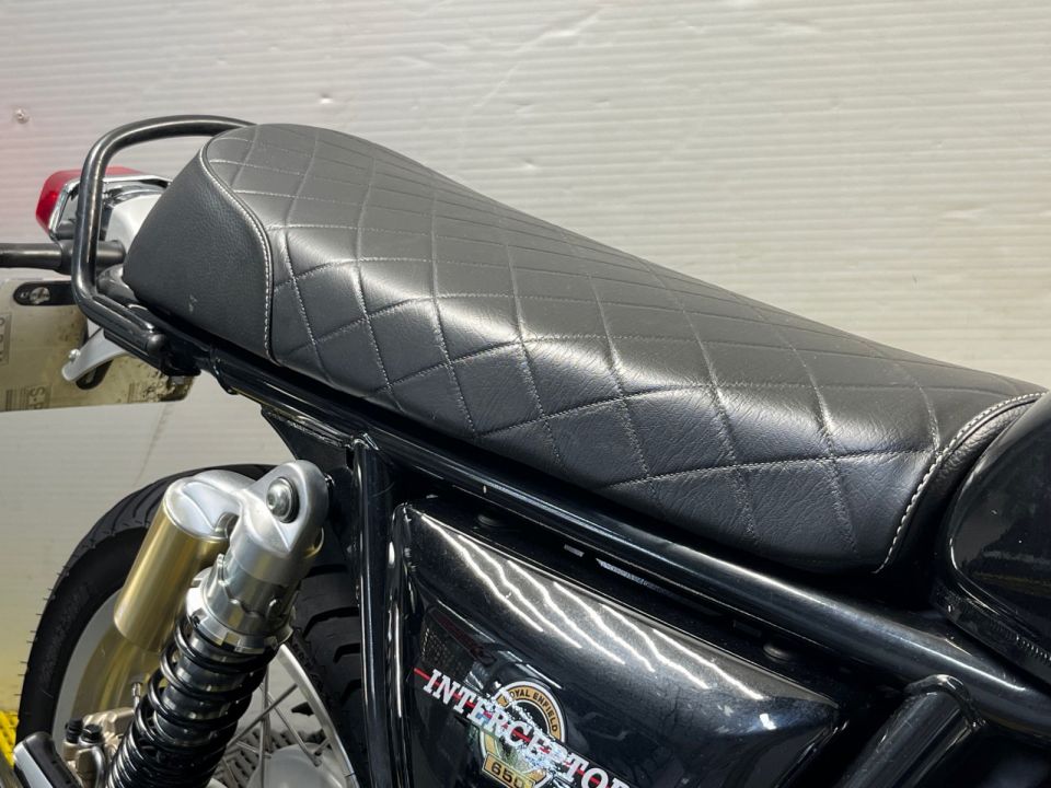 ROYAL ENFIELD INTERCEPTOR 4