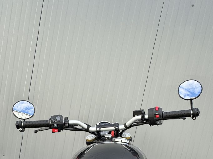 TRIUMPH SPEED 400 4