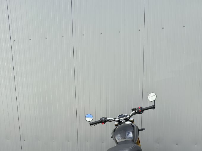 TRIUMPH SPEED 400 4