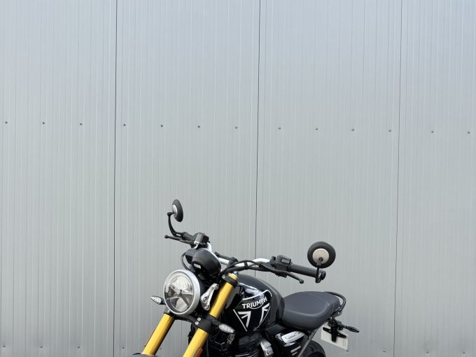TRIUMPH SPEED 400 4