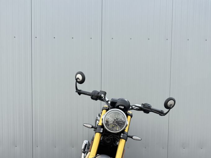 TRIUMPH SPEED 400 4