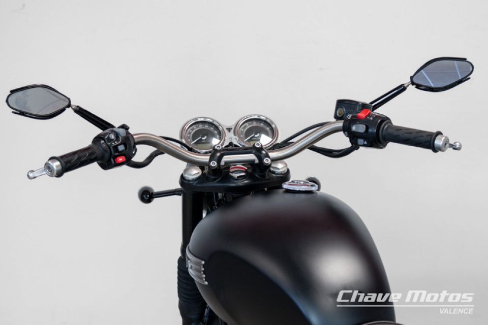 TRIUMPH BONNEVILLE T120 BLACK 1200 4
