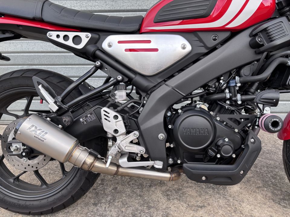 YAMAHA XSR 125 4