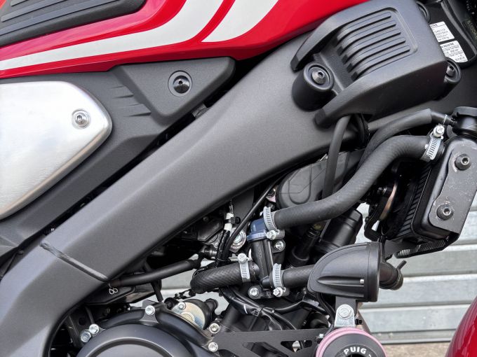 YAMAHA XSR 125 4