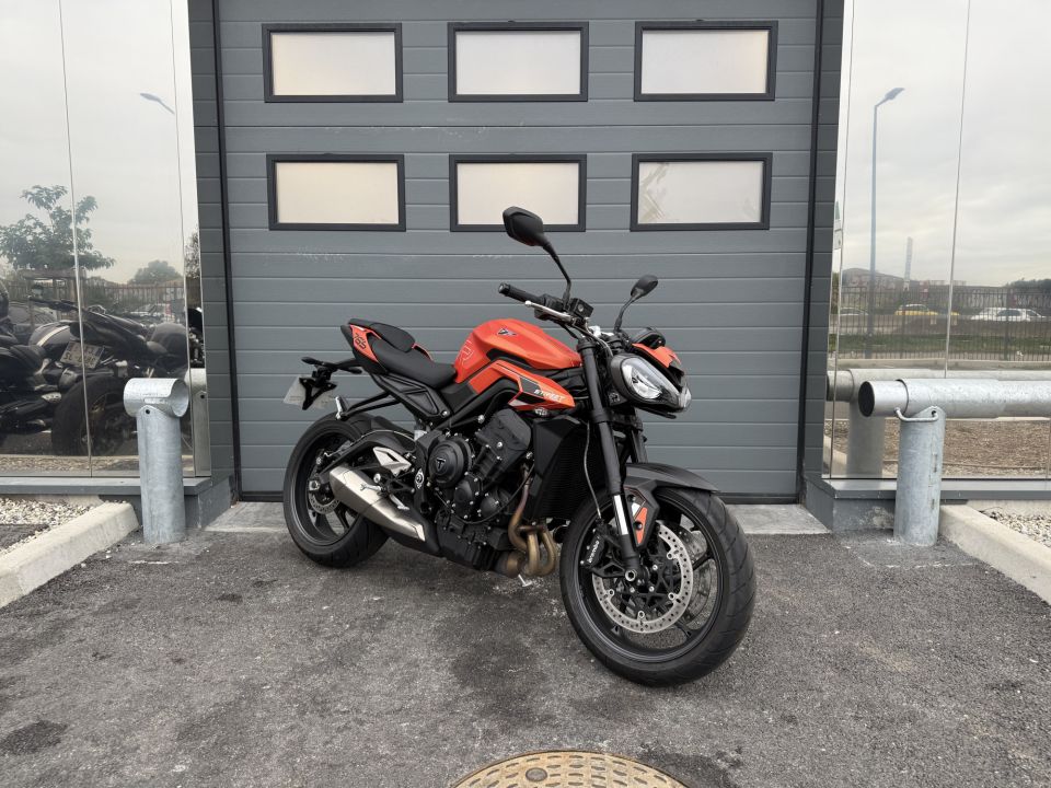 TRIUMPH STREET TRIPLE 765 R 4