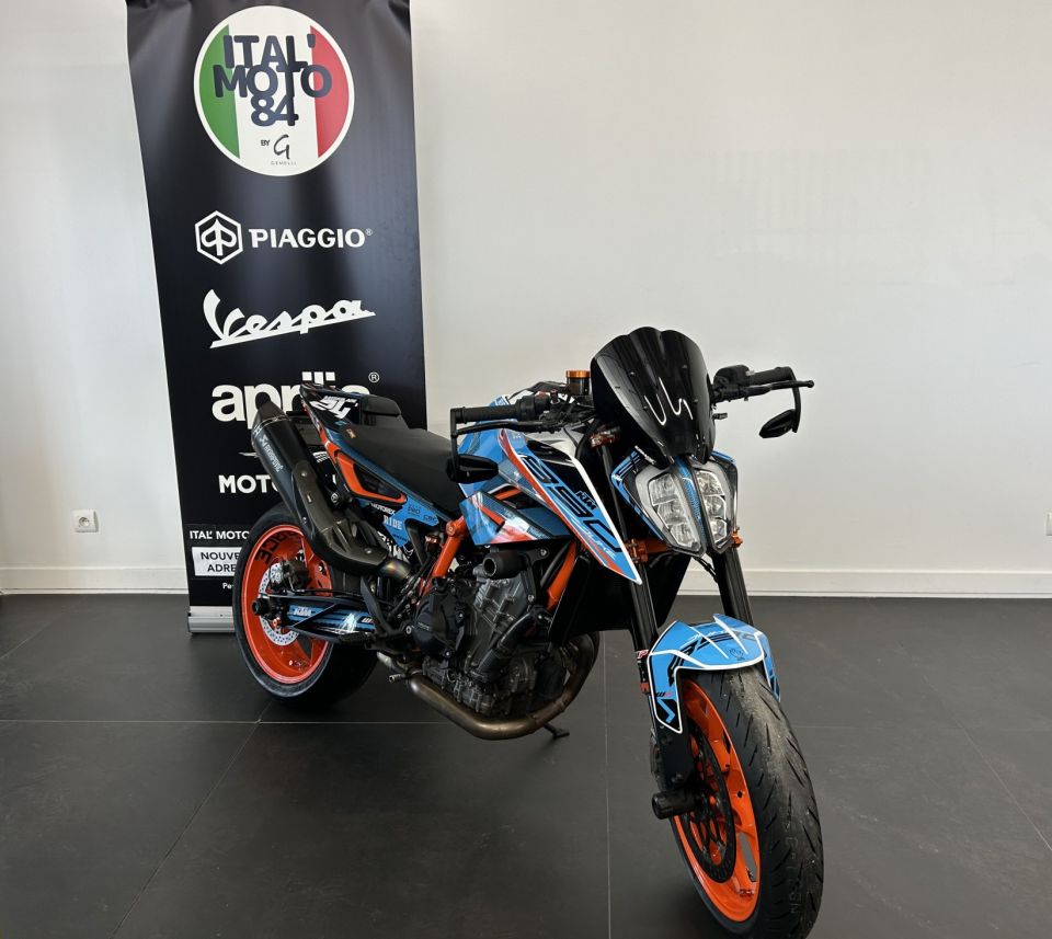 KTM 890 DUKE R 4