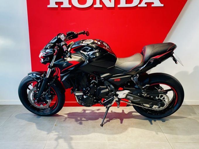 KAWASAKI Z650 ABS 4