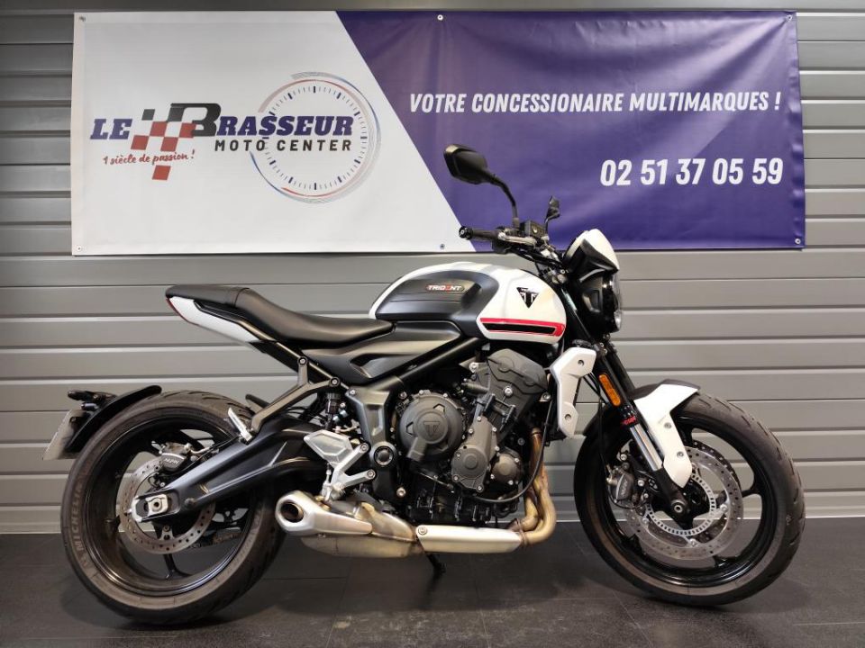 TRIUMPH TRIDENT 660 4