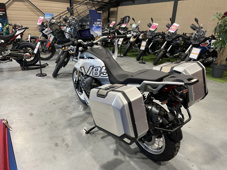 MOTO GUZZI V85 TT 850 4