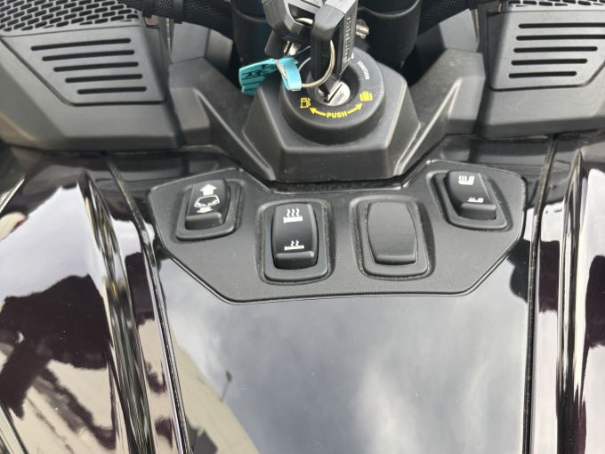 CAN-AM SPYDER RT 4