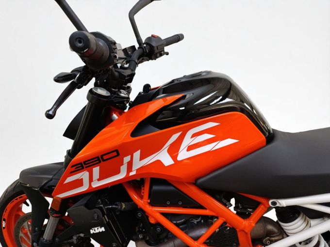 KTM 390 DUKE 4