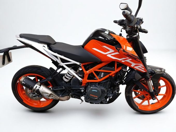 KTM 390 DUKE 4