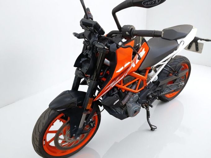 KTM 390 DUKE 4