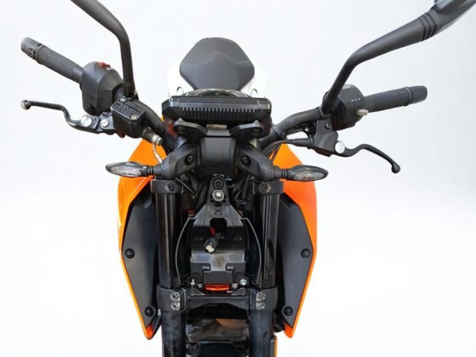 KTM 390 DUKE 4