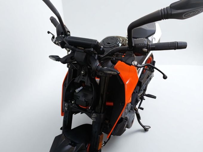 KTM 390 DUKE 4