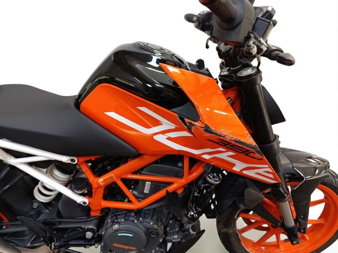 KTM 390 DUKE 4