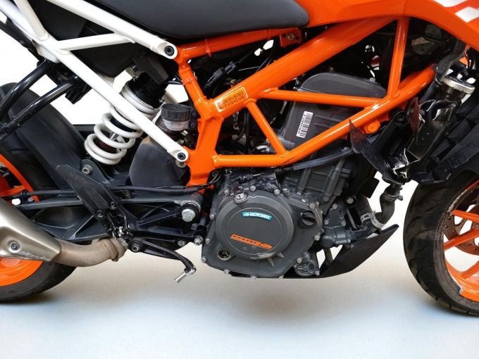 KTM 390 DUKE 4