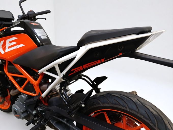 KTM 390 DUKE 4