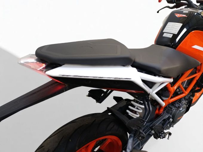 KTM 390 DUKE 4
