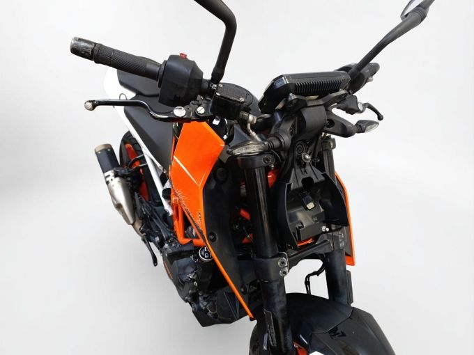 KTM 390 DUKE 4
