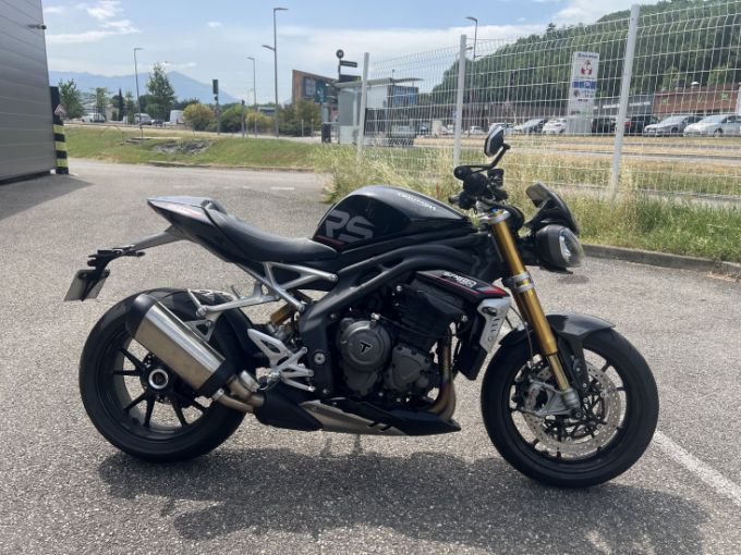 TRIUMPH SPEED TRIPLE 1200 RS 4
