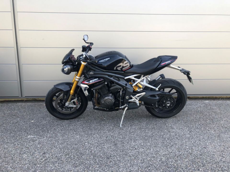 TRIUMPH SPEED TRIPLE 1200 RS 4