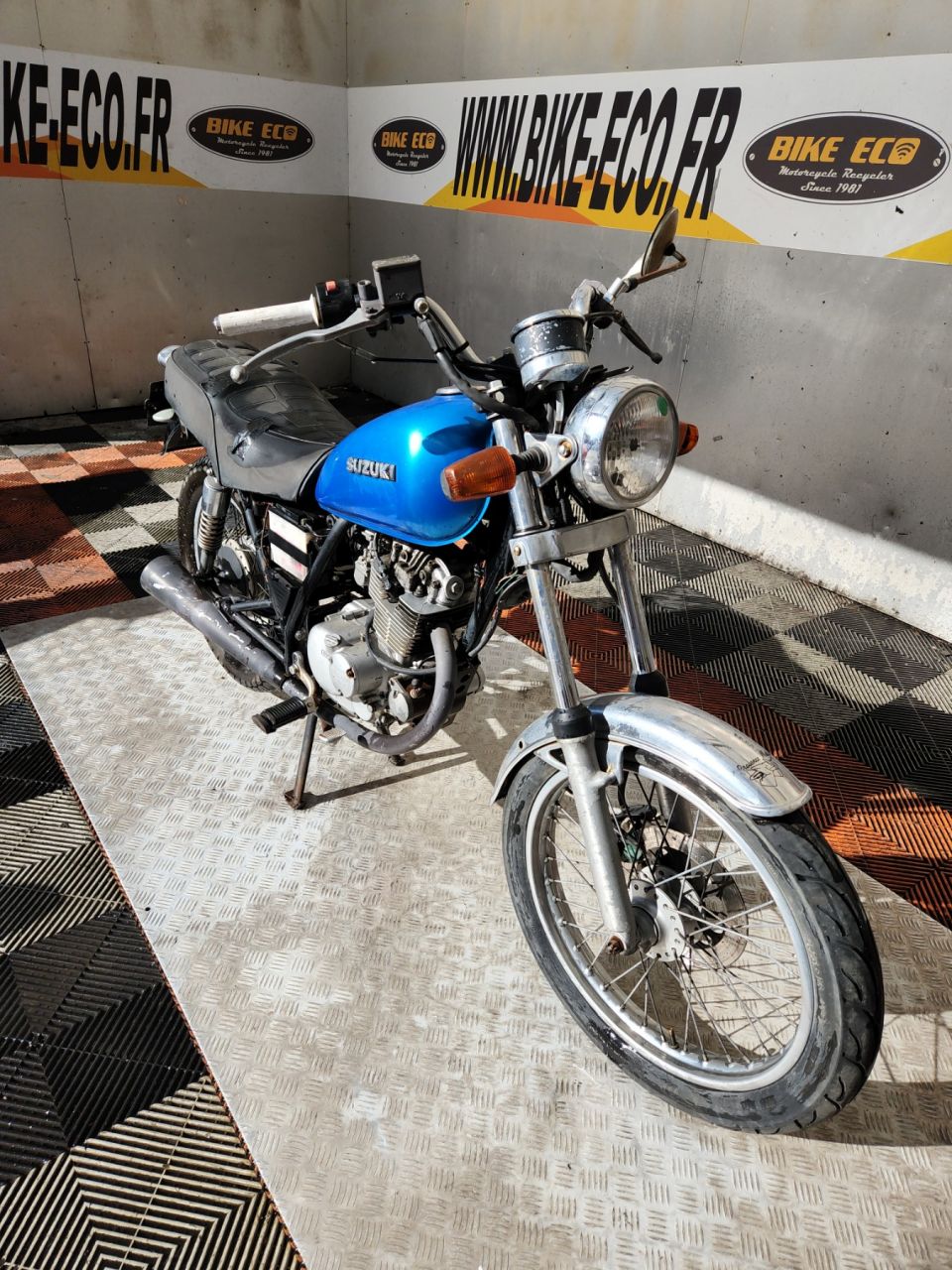 SUZUKI GN 125 4