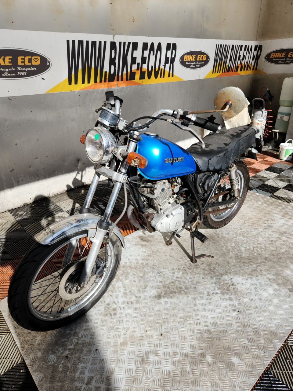 SUZUKI GN 125 4