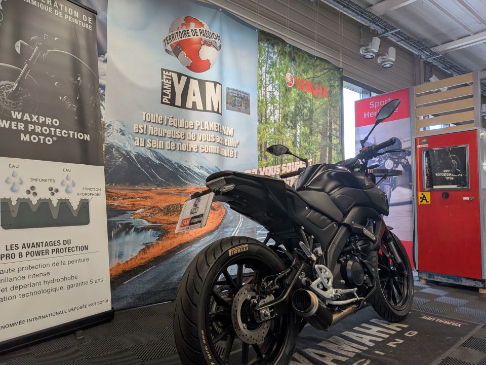 YAMAHA MT-125 ABS 4