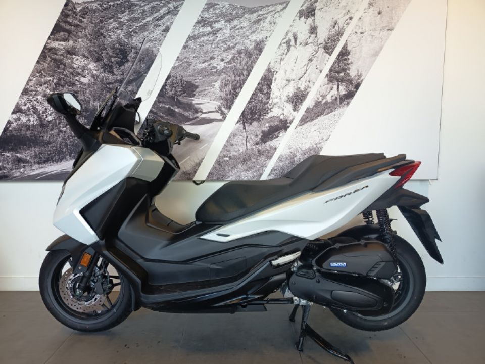 HONDA FORZA 125 4