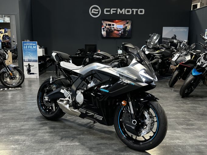 CF MOTO 675 SR-R 4