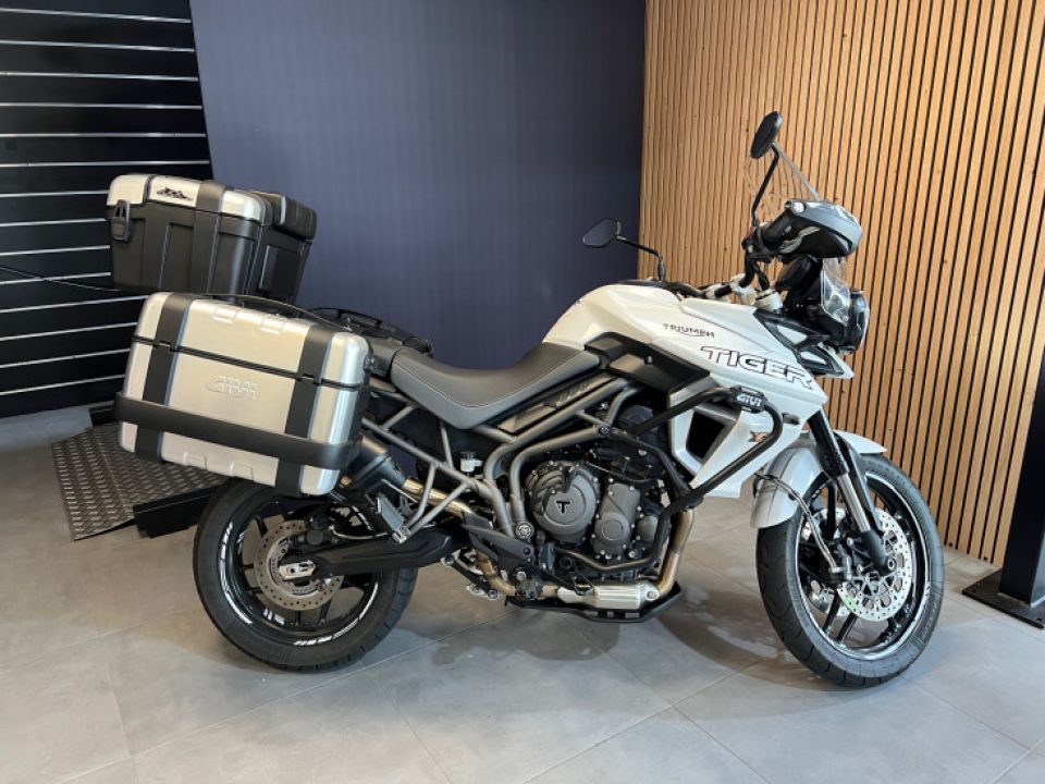 TRIUMPH TIGER 800 XRX 4