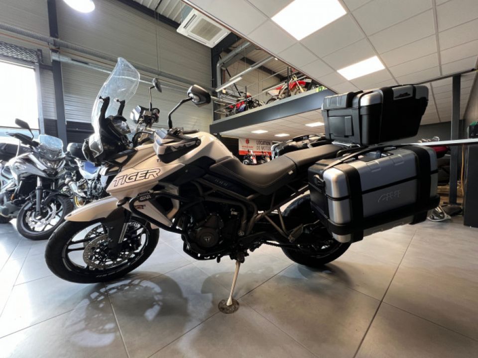 TRIUMPH TIGER 800 XRX 4