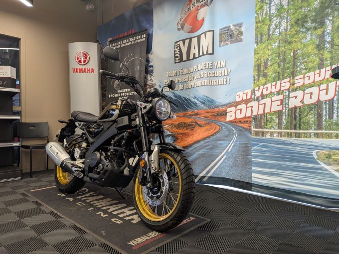 YAMAHA XSR 125 Legacy 4