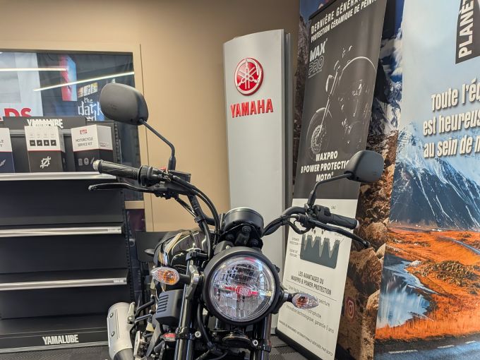 YAMAHA XSR 125 Legacy 4