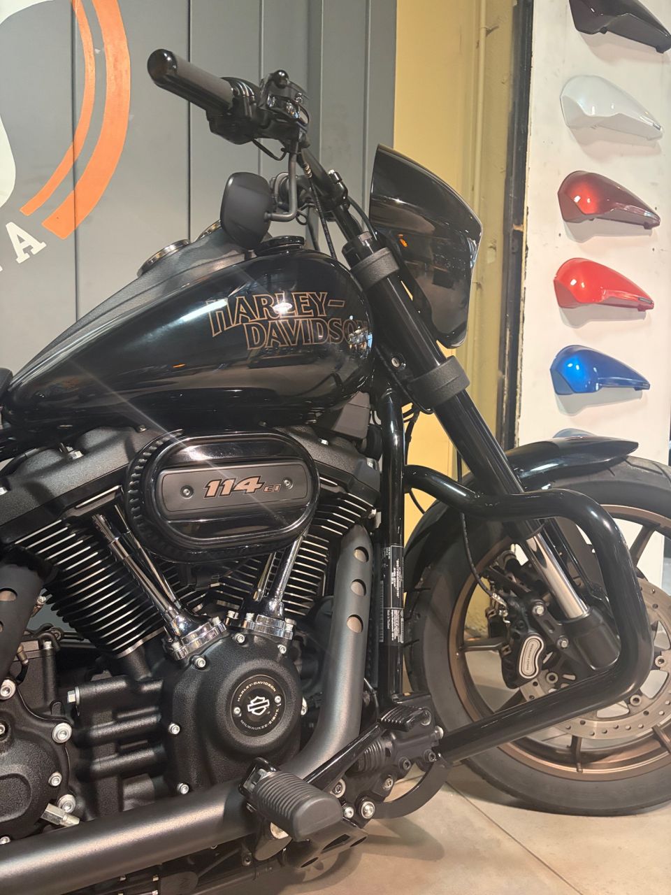 HARLEY-DAVIDSON SOFTAIL LOW RIDER 1868 S 4