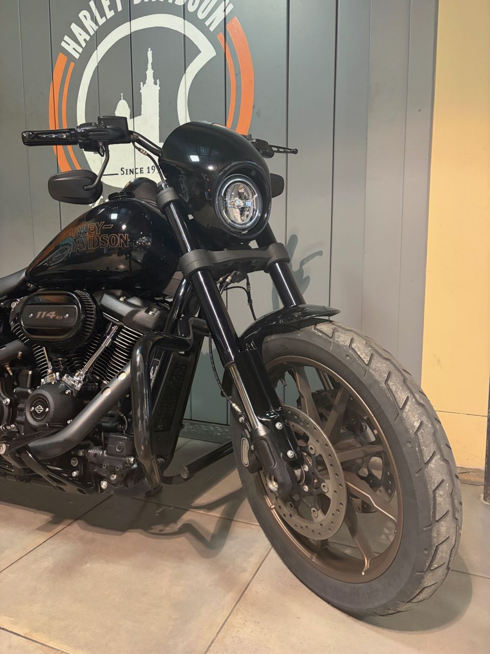 HARLEY-DAVIDSON SOFTAIL LOW RIDER 1868 S 4