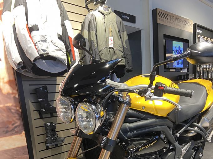 TRIUMPH SPEED TRIPLE 1050 R 4