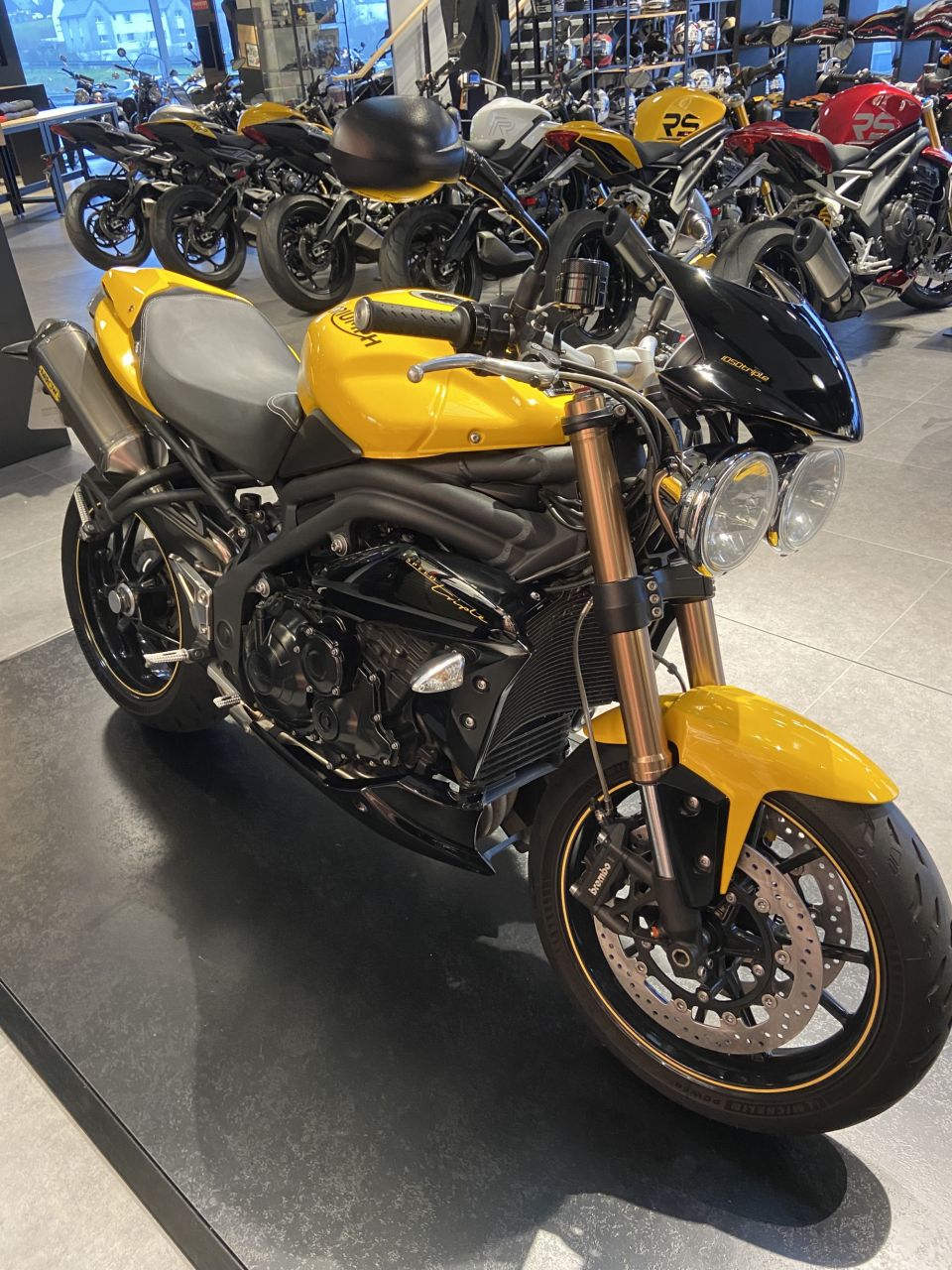 TRIUMPH SPEED TRIPLE 1050 R 4
