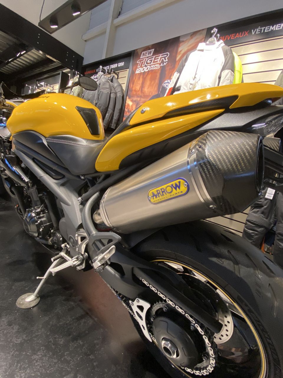 TRIUMPH SPEED TRIPLE 1050 R 4