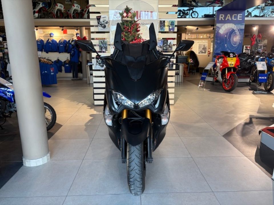 YAMAHA XP T-MAX 530 DX TECH BLACK 112€/MOIS* GTIE 12 MOIS 4