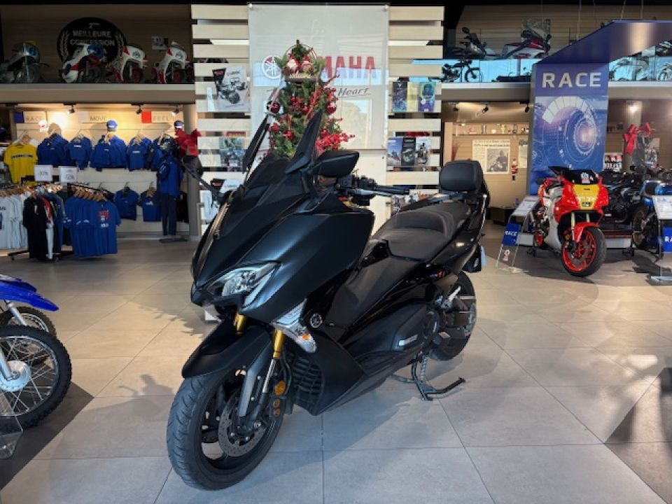 YAMAHA XP T-MAX 530 DX TECH BLACK 112€/MOIS* GTIE 12 MOIS 4