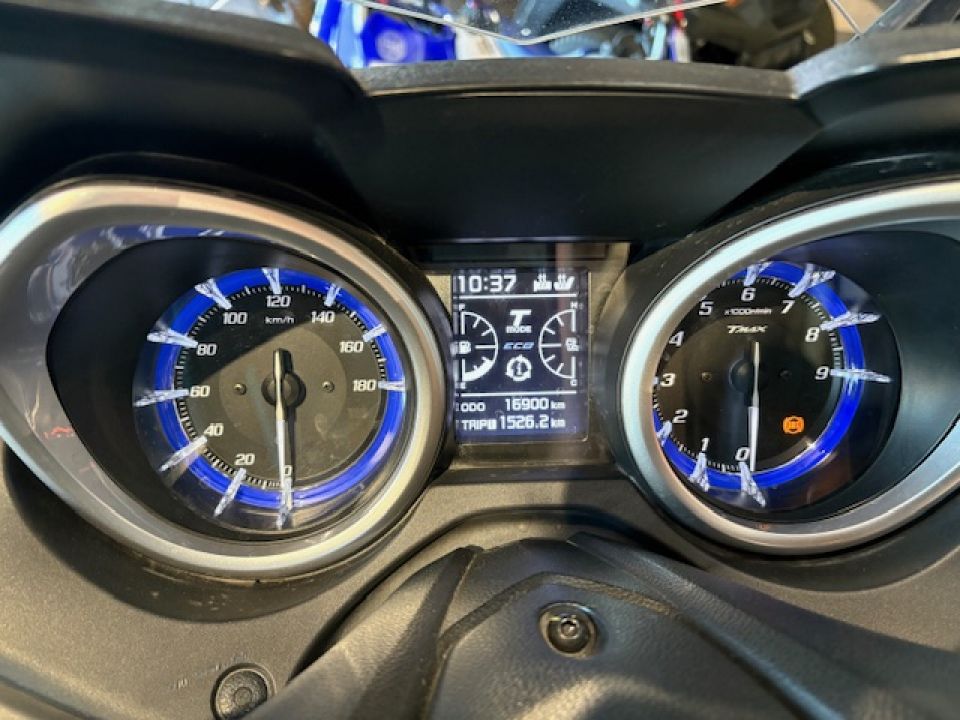 YAMAHA XP T-MAX 530 DX TECH BLACK 112€/MOIS* GTIE 12 MOIS 4