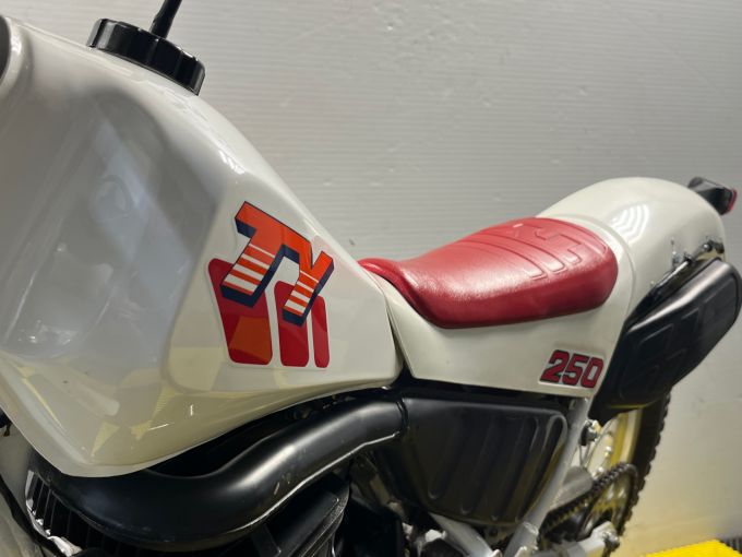YAMAHA TY 4