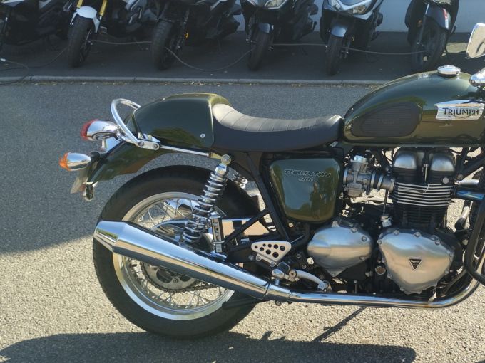 TRIUMPH Thruxton 4