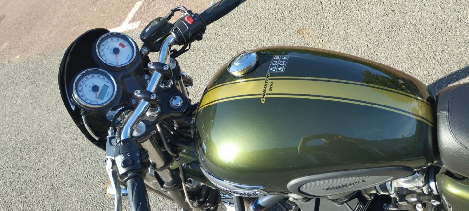 TRIUMPH Thruxton 4