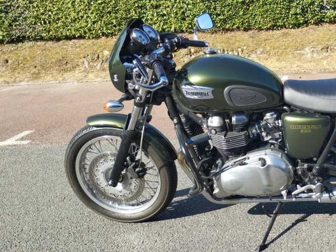 TRIUMPH Thruxton 4