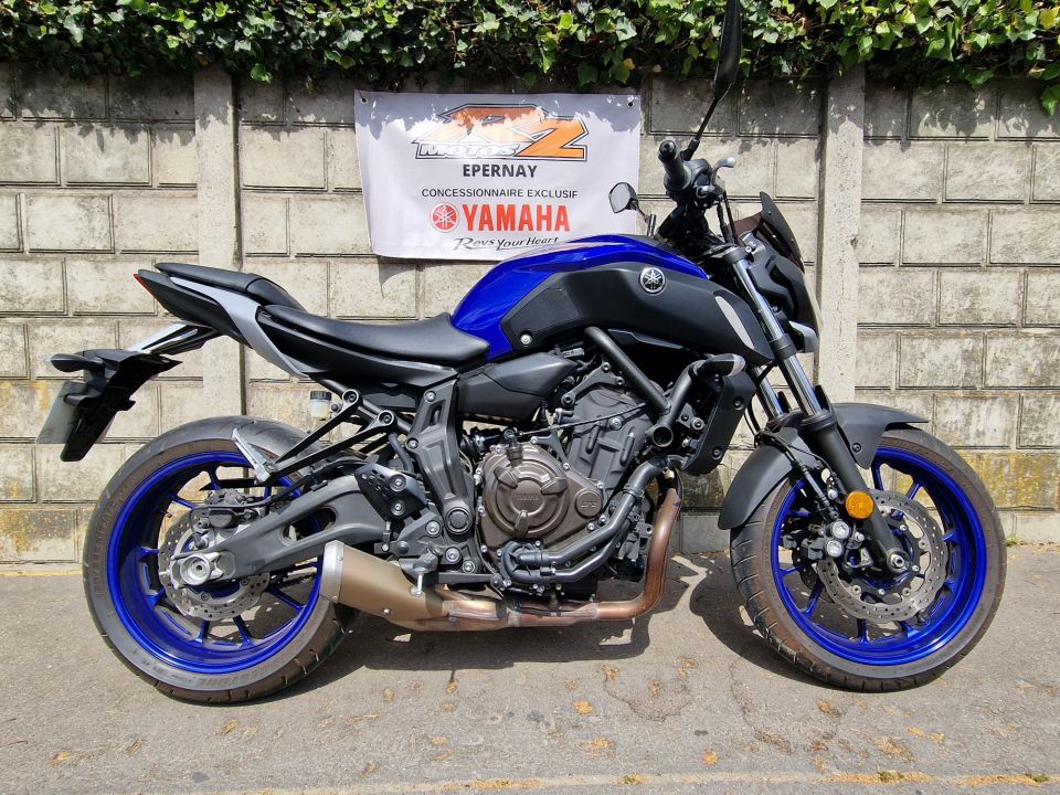 YAMAHA MT-07 (47.5CV) 4