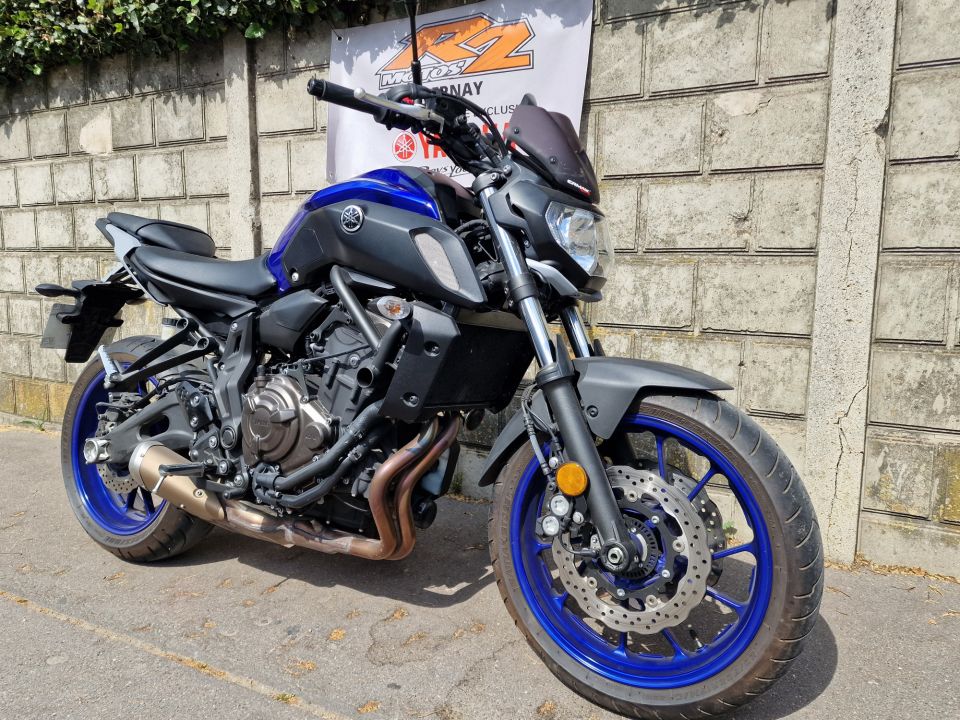 YAMAHA MT-07 (47.5CV) 4