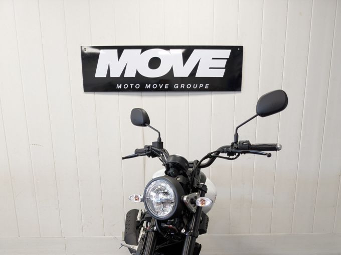 YAMAHA XSR 125 4